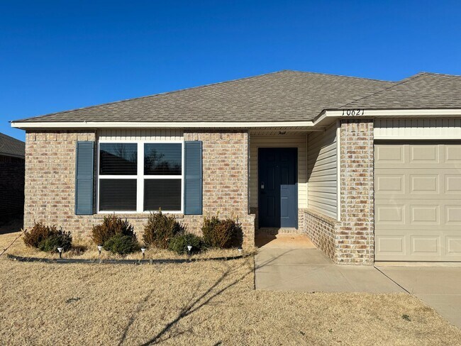 Building Photo - Comfort & Convenience!