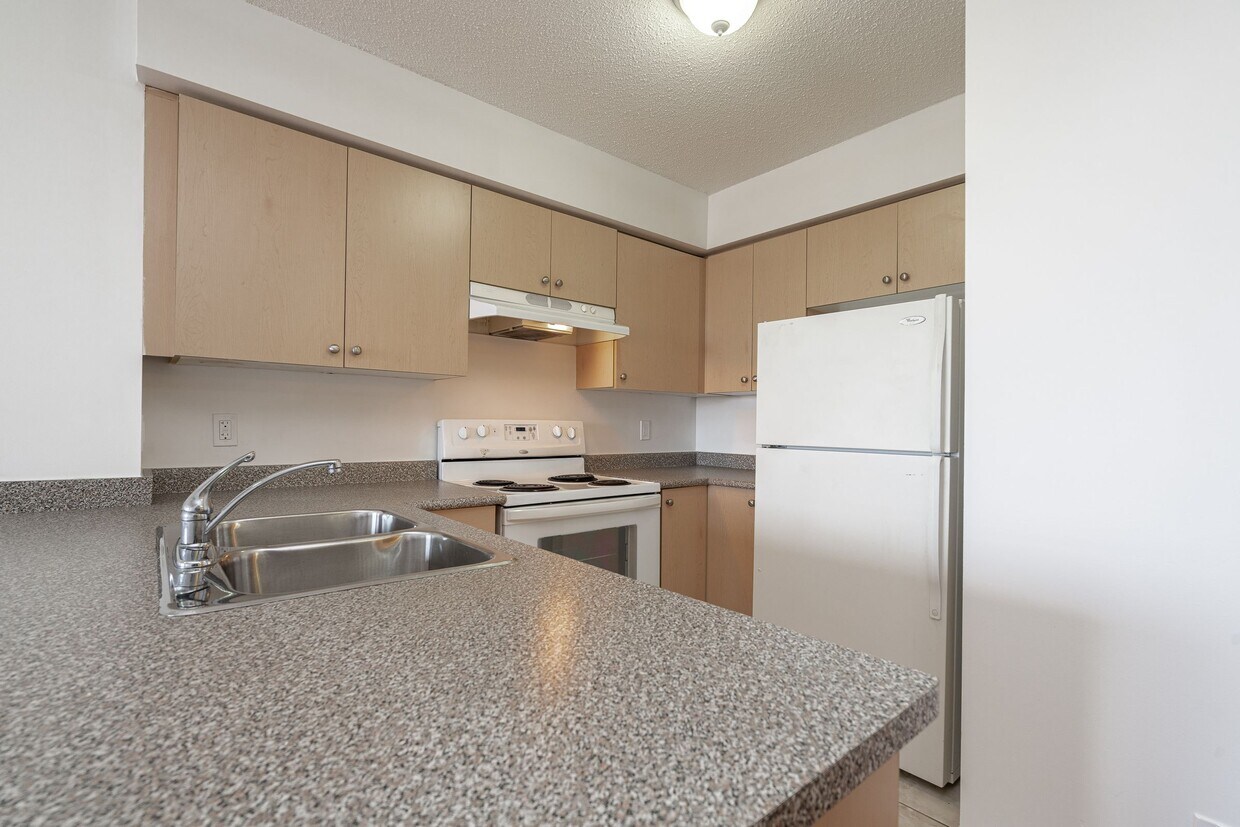 333 Sidney Belsey Crescent Unit 706, Toronto, ON M6M 0A2 Apartment