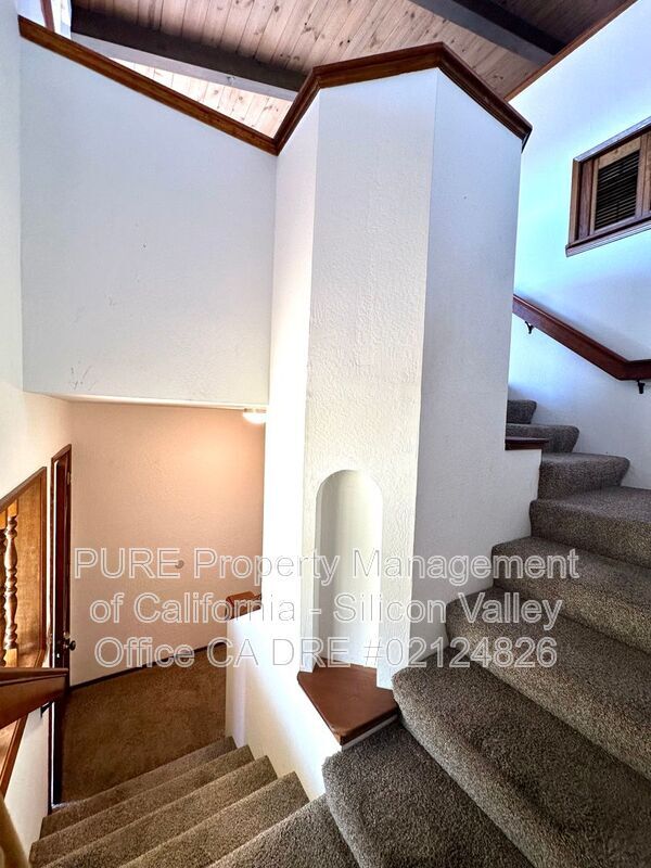 Foto del edificio - 128 Seacliff Dr