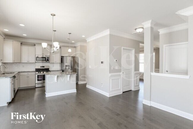 Building Photo - 3928 Lake Breeze Dr