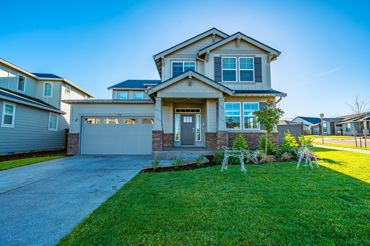 Foto principal - 7900 SE Engelmann St