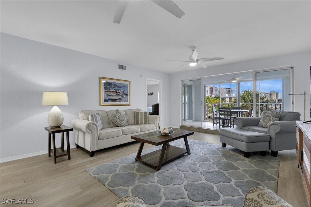 Foto principal - 9101 Vanderbilt Dr