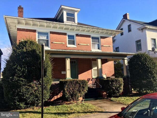 Building Photo - 30 E Main St
