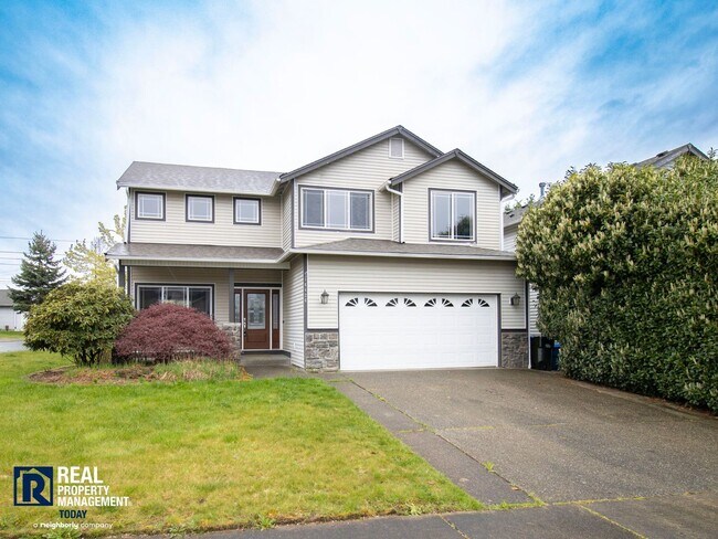 Foto del edificio - Spacious 4 Bed / 3 Bath Home with Loft, Fenced Yard & Covered Patio in Puyallup!