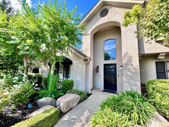 Building Photo - $3,600 Cole & Millbrook, 4 Bedroom House -...