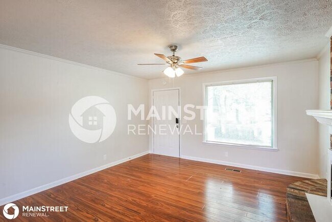 Building Photo - 136 Hillside Dr, Hendersonville, TN 37075