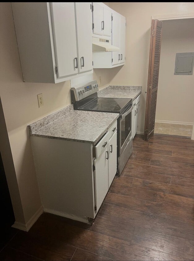 Building Photo - 1080 Buffet St