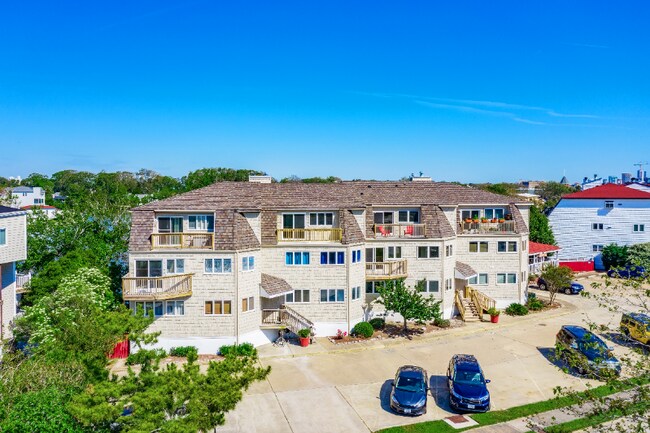 Foto del edificio - 229 Lake Dr