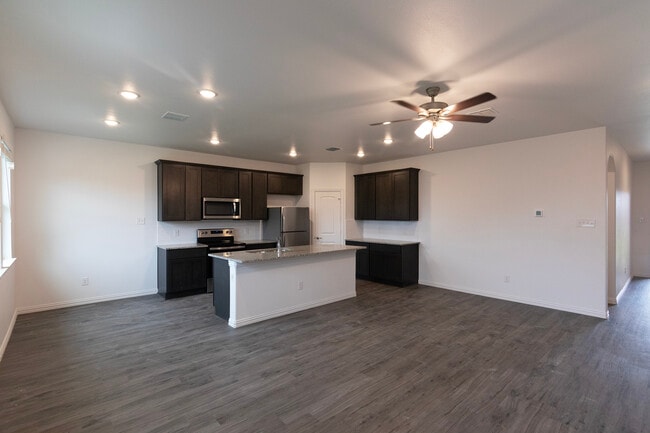 Building Photo - 508 Season St