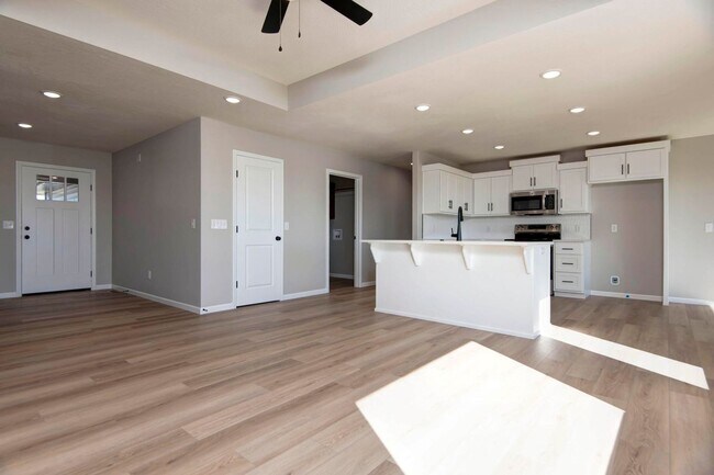 Building Photo - 861 S Parkside Cir