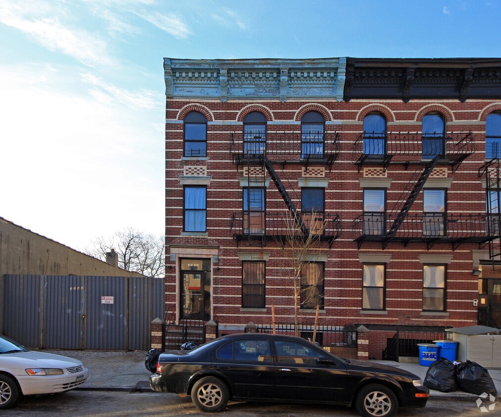 Foto principal - 2240 Pacific St