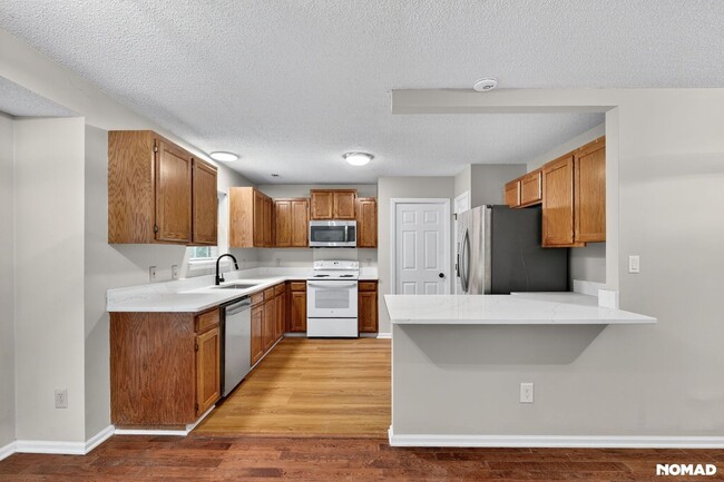 Foto del edificio - 9915 Lottie Ln