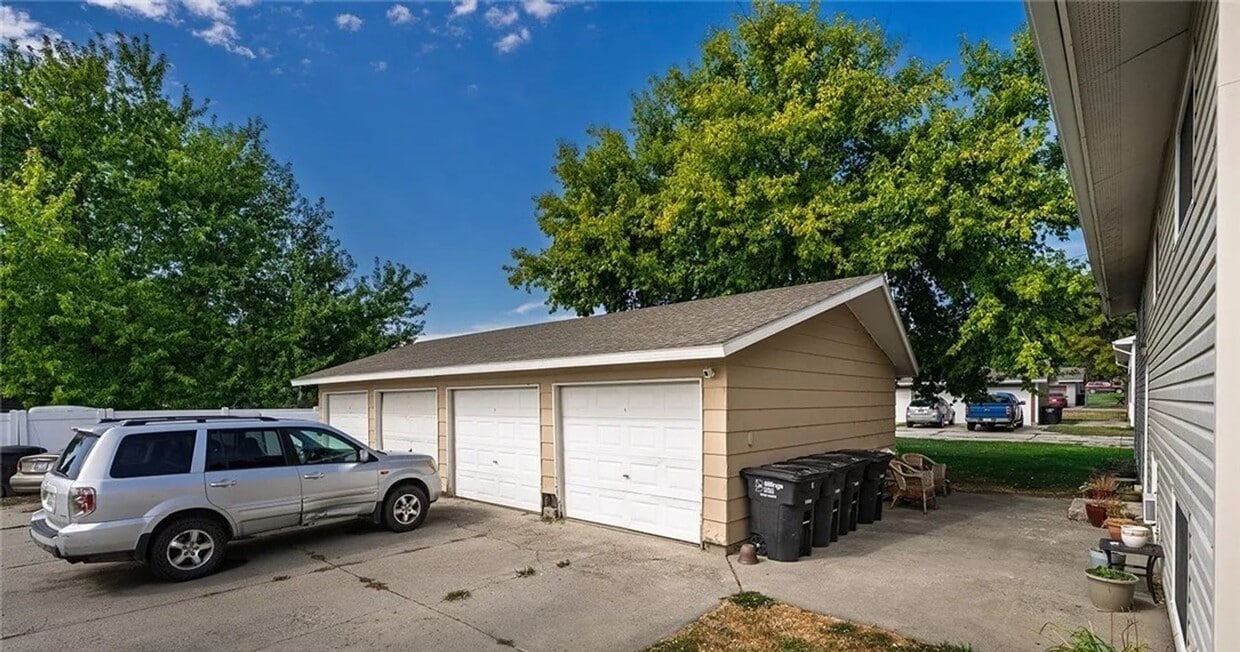 Building Photo - 1612 Kelby Dr