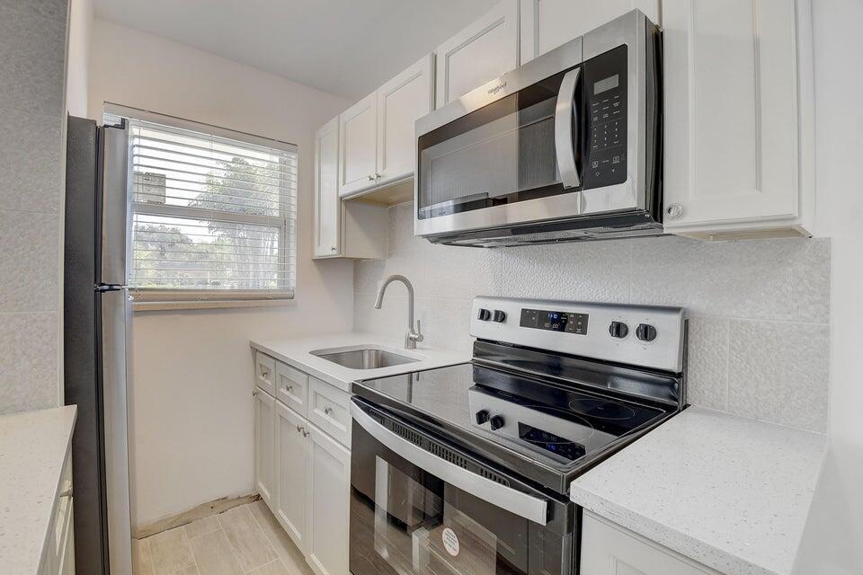 Foto principal - 525 S Broadway