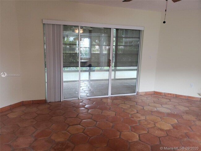 Foto del edificio - 3200 SE Aster Ln
