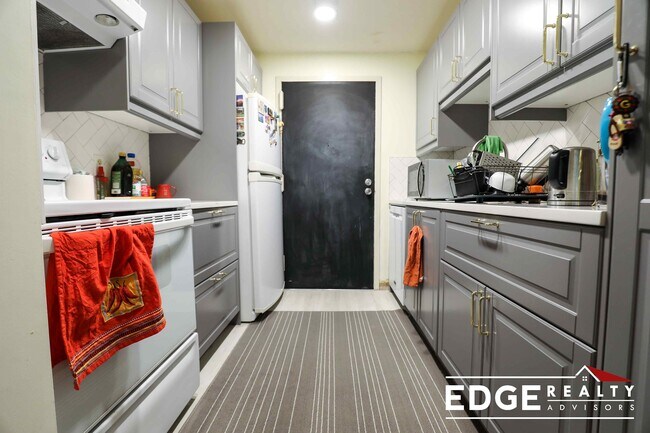 Foto del edificio - 50 Silver Hill Ln