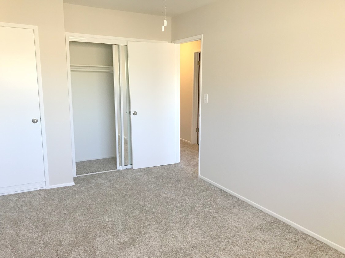 2910 Aviation Pl, Redondo Beach, CA 90278 Apartments in Redondo Beach