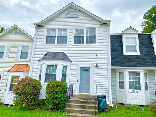 Foto del edificio - Stunning 3 BR/3.5 BA Townhome in Upper Mar...