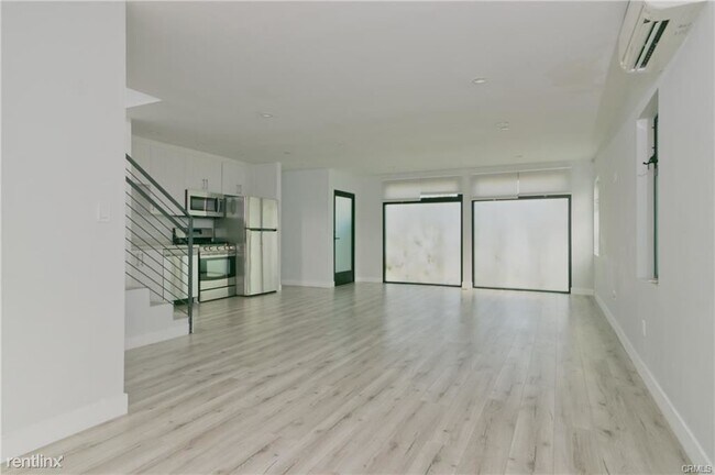 Foto del edificio - 101 Washington Blvd