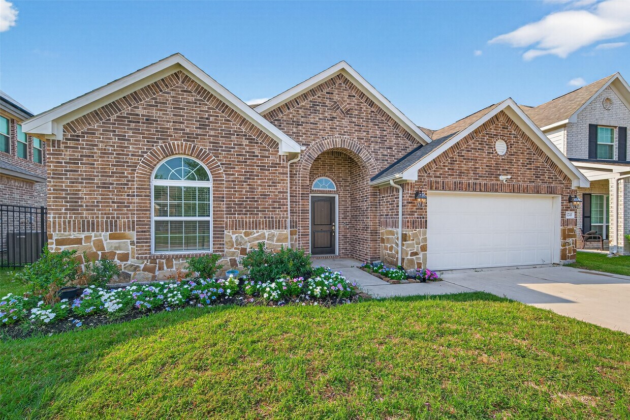 Foto principal - 32743 Turning Springs Dr