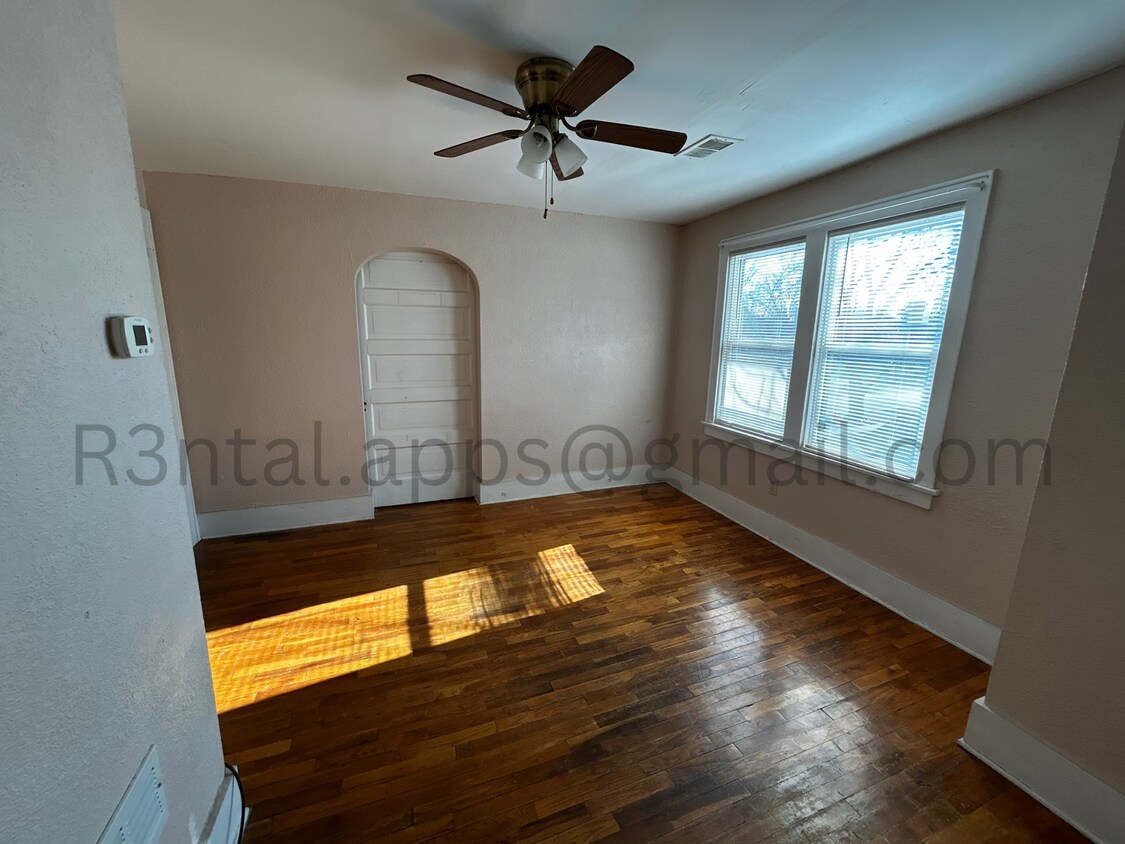 Foto del edificio - 622.5 S Locust St