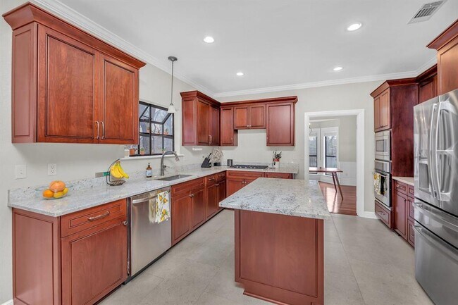 Building Photo - 927 Blue Spring Cir