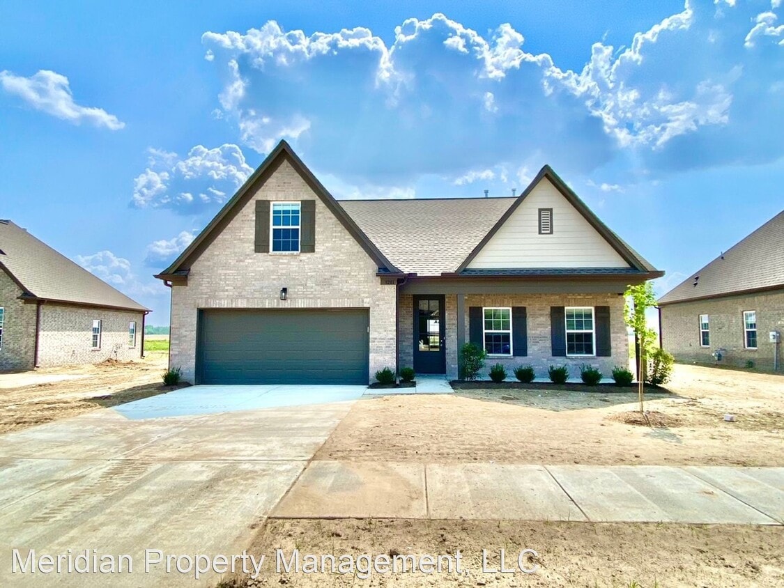 Primary Photo - 4 br, 2.5 bath House - 9281 Lakeside Cir S