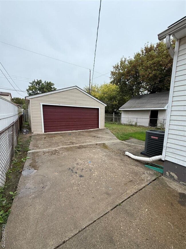 Building Photo - 7219 Hupp Ave