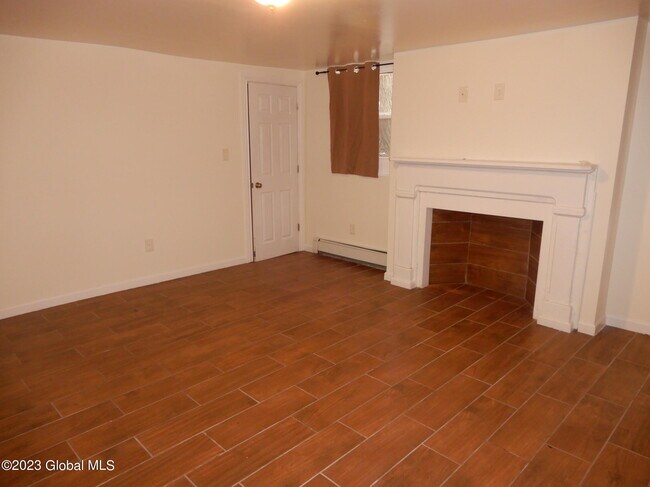 Building Photo - 1649 5th Ave