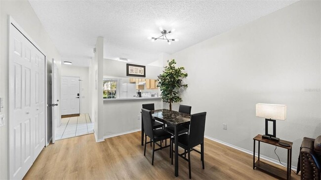 Foto del edificio - 12444 Berkeley Square Dr