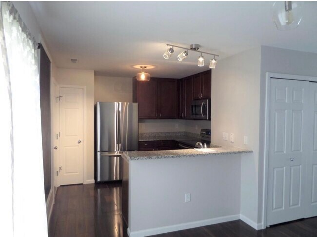 Foto del edificio - 1219 Ridgeway Dr