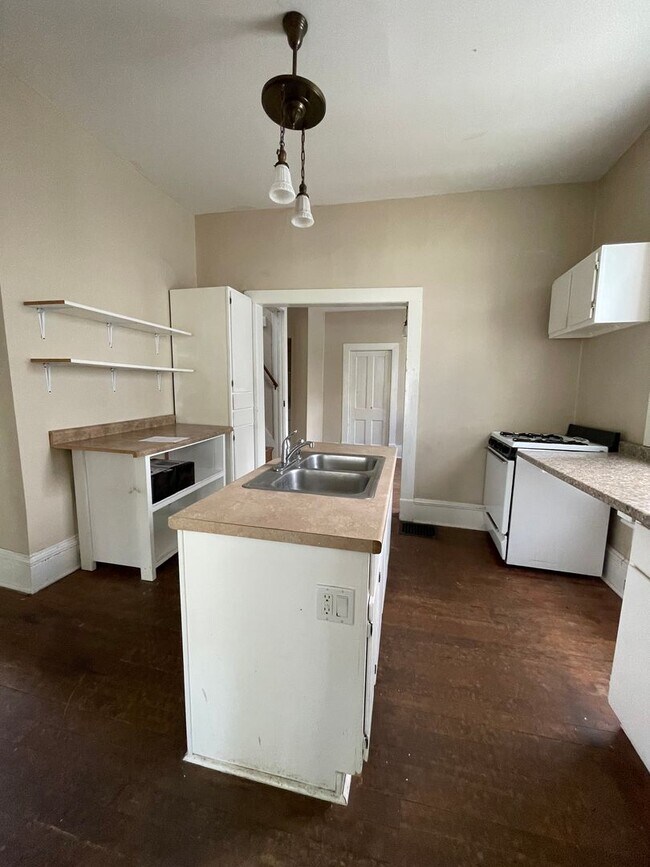 1113 Constitution St, Emporia, KS 66801 House Rental in Emporia, KS