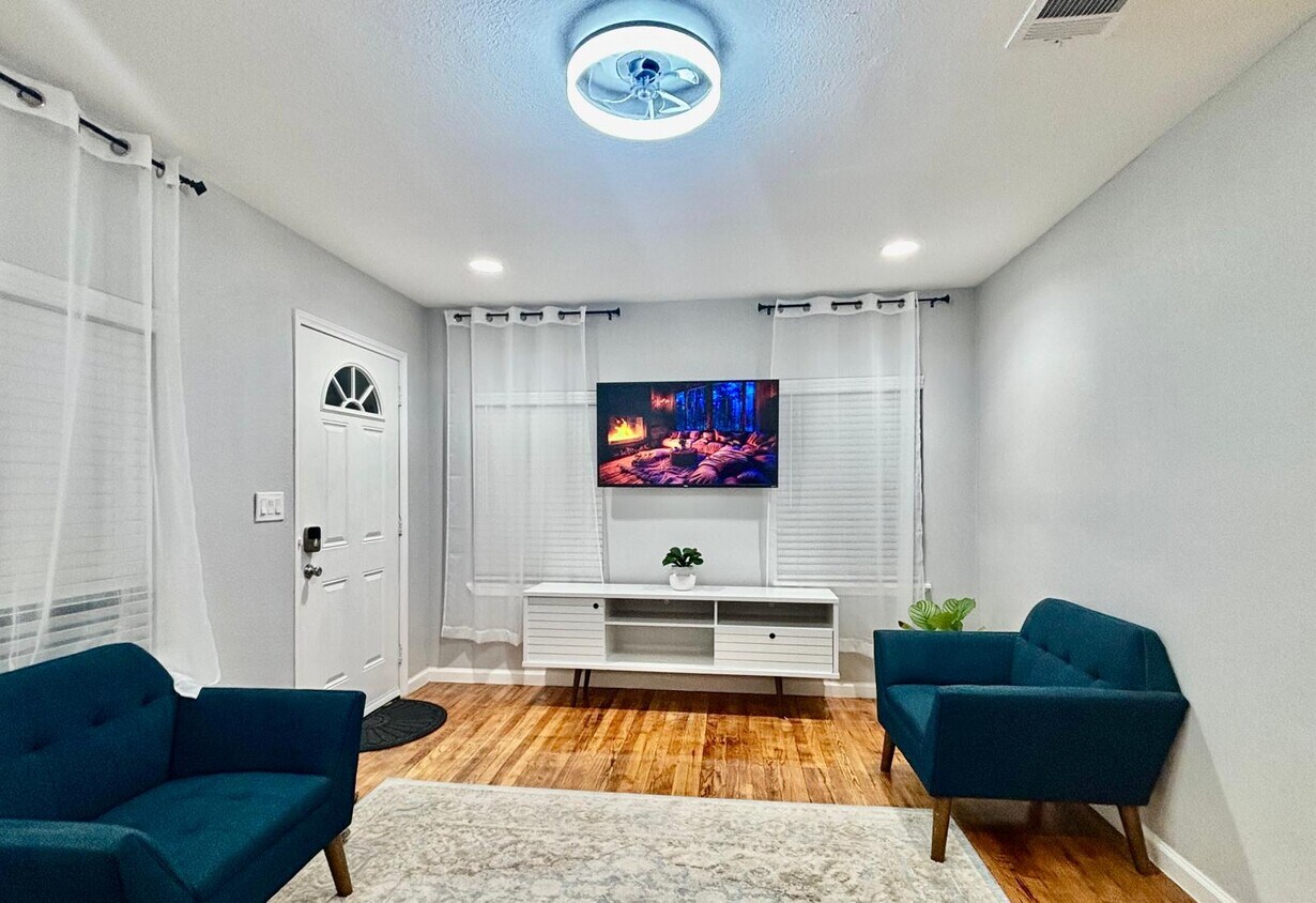 Foto principal - 4025 Walker St