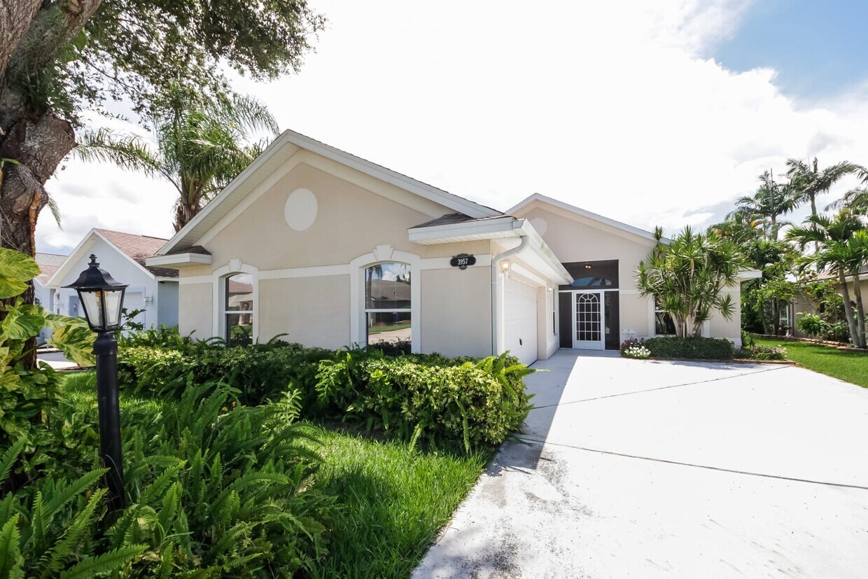 Primary Photo - 3957 Montesino Dr