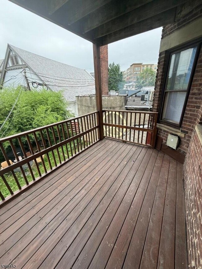 Foto del edificio - 570 Bloomfield Ave