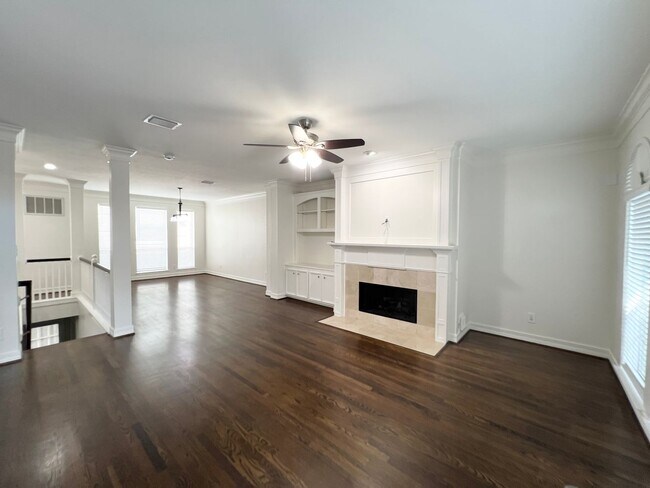 Foto del edificio - Stunning 4/3/2 Townhome in the Museum District !!!