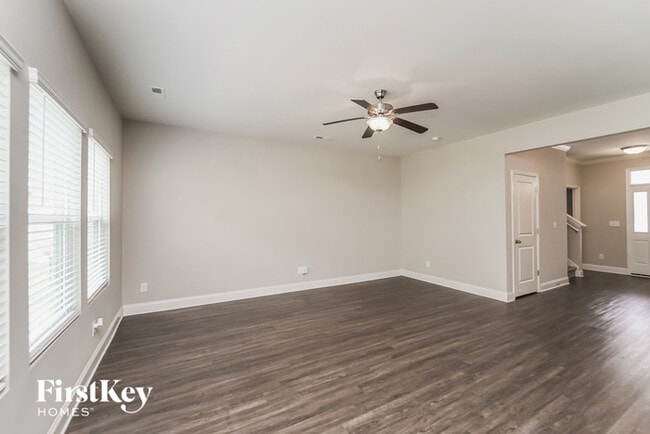 Building Photo - 9216 Evans Creek Ct