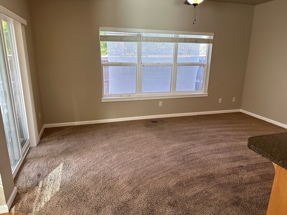 2080 NW Yohn Ranch Dr, Mcminnville, OR 97128 Townhome Rentals in