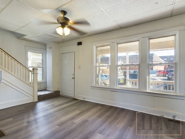 Building Photo - Coming Soon! - Recently Renovated 3 Bedroo...