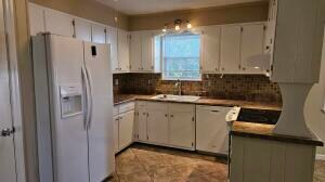 Building Photo - 209 Highview Way