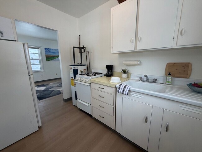 Foto del edificio - 1 bed, 1 bath for rent in quiet Waterloo neighborhood