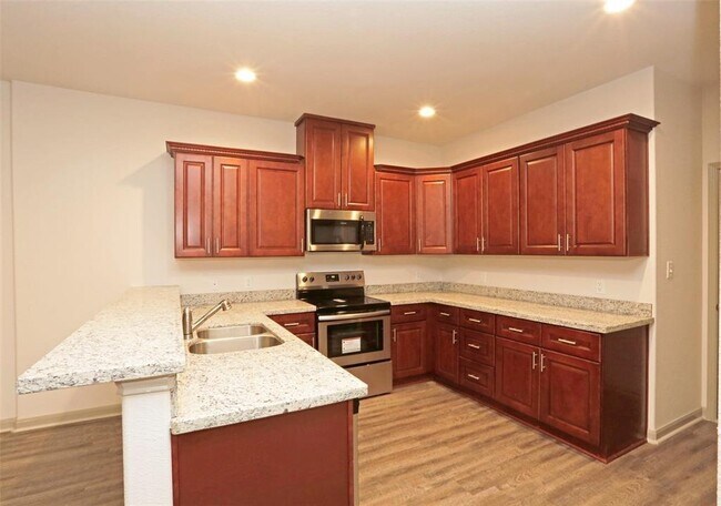 Foto del edificio - 897 E Semands St