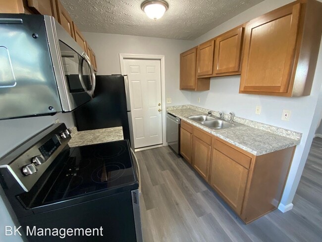 Building Photo - 3 br, 1.5 bath House - 2187 SR 47 N