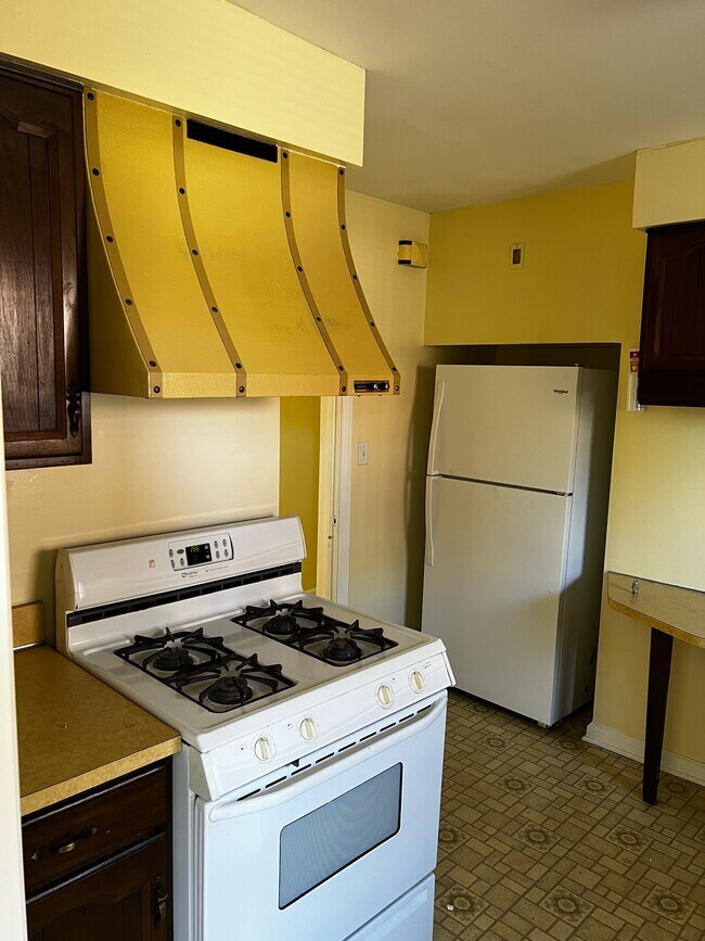 Building Photo - 80 Alburn Dr