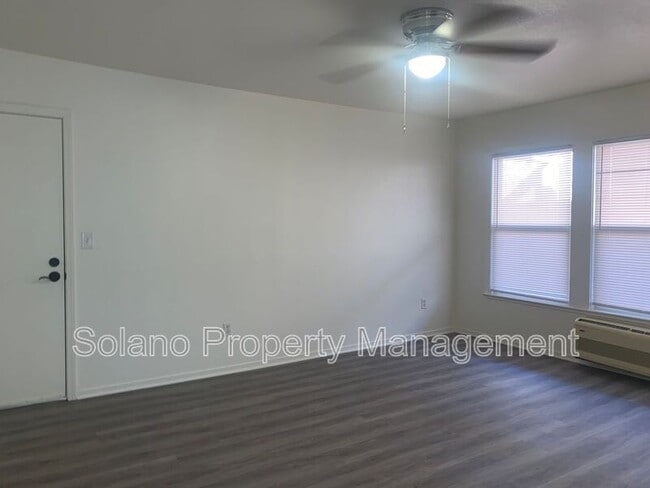 Building Photo - 702 Jackson St