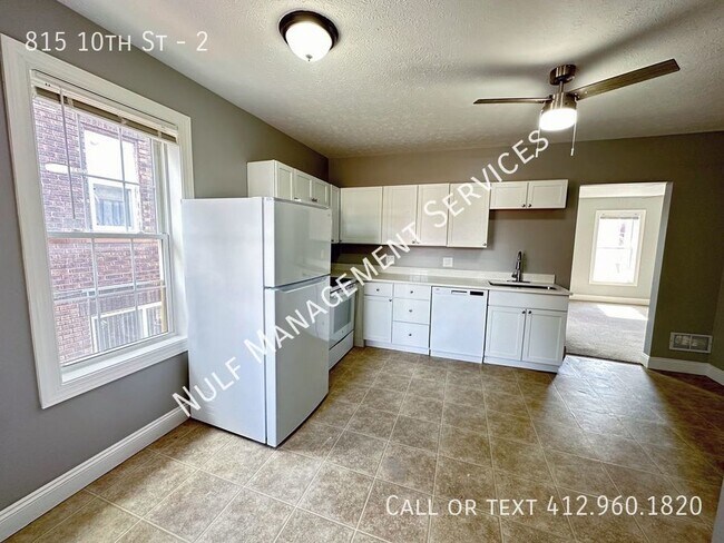 Building Photo - 2 Bed, 1 Bath unit in Beaver Falls
