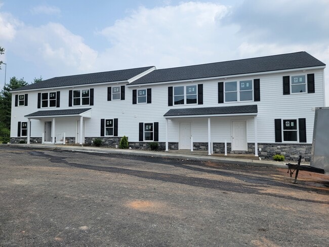 Building Photo - 1334 Reading Rd
