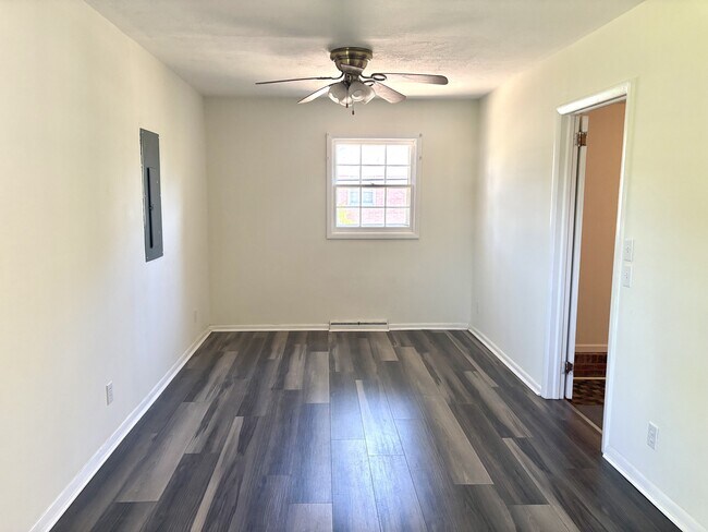 Foto del edificio - 216 Lakeland Dr