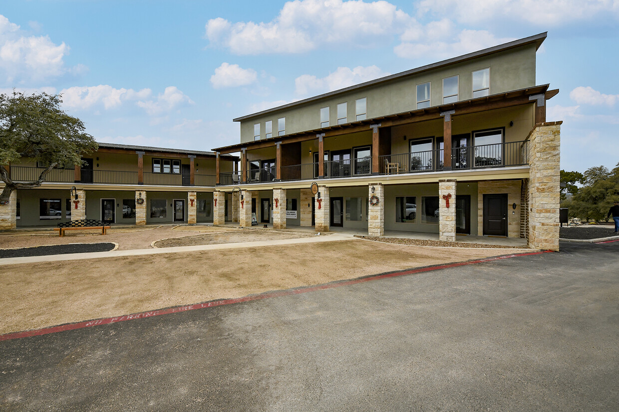 Foto principal - 14751 Old Bandera Rd