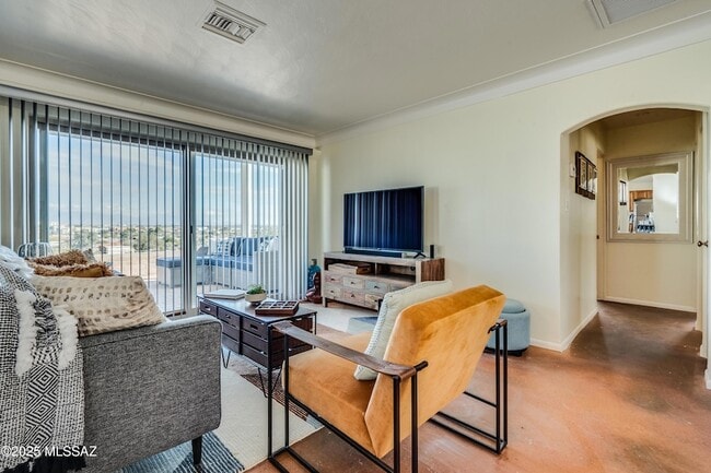 Building Photo - 40 N Bella Vista Dr